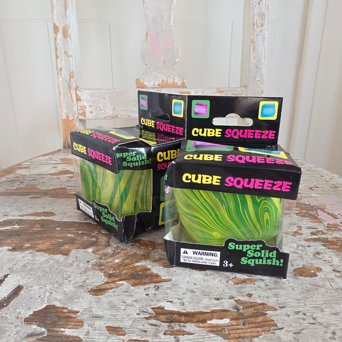 Cube squeeze -batik-
