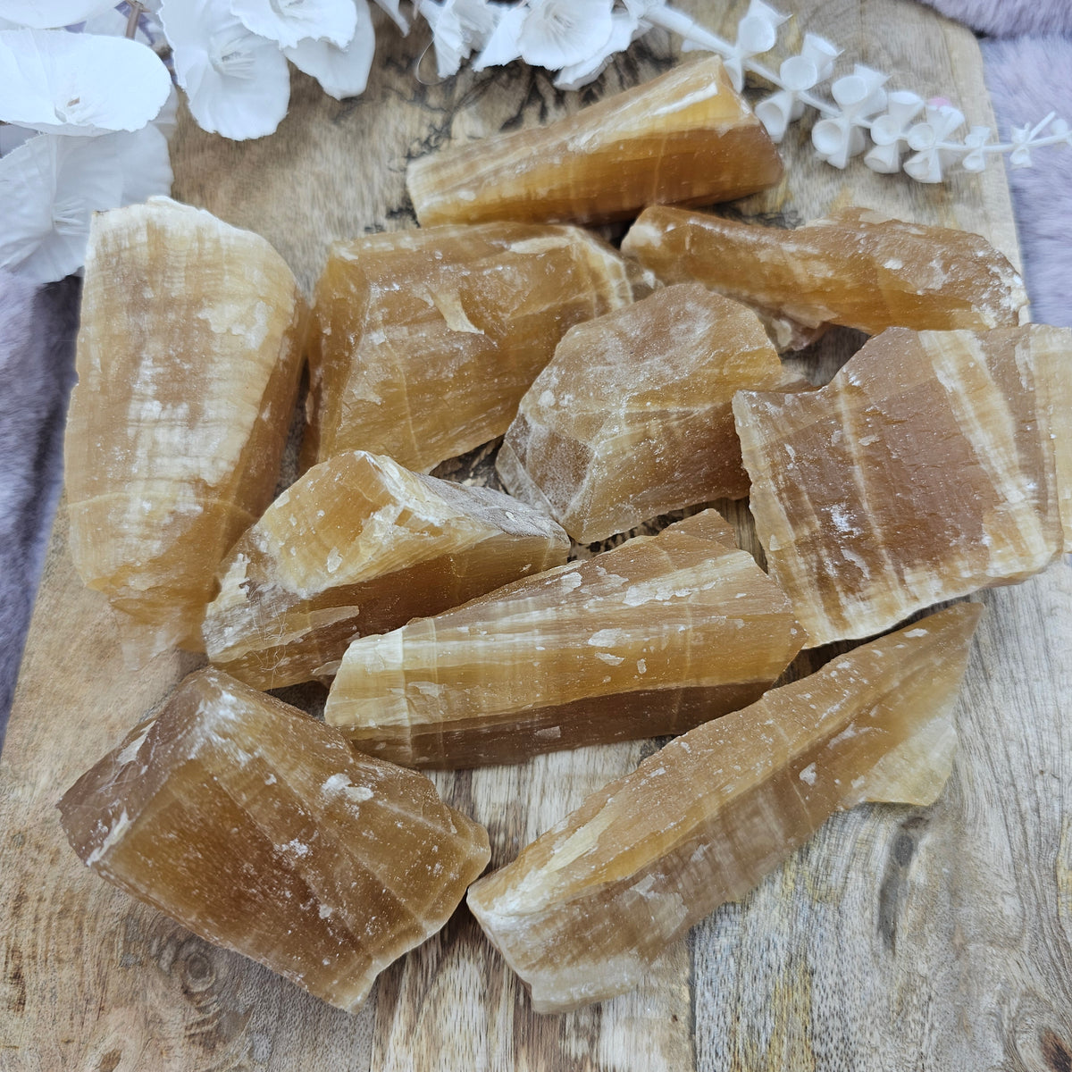 Hunajakalsiitti raakapala