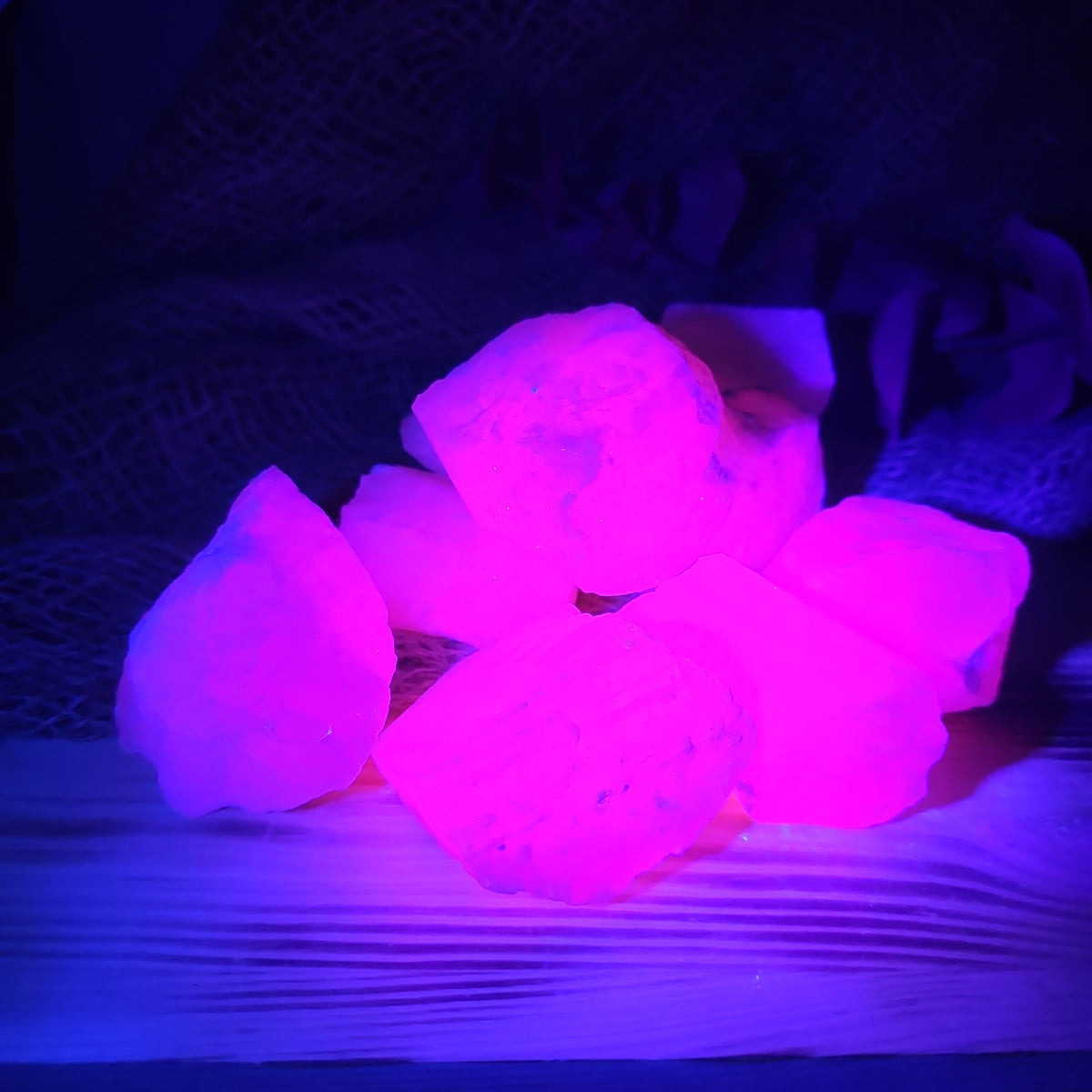Manganokalsiitti raakapala (uv)