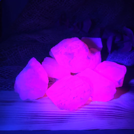 Manganokalsiitti raakapala (uv)
