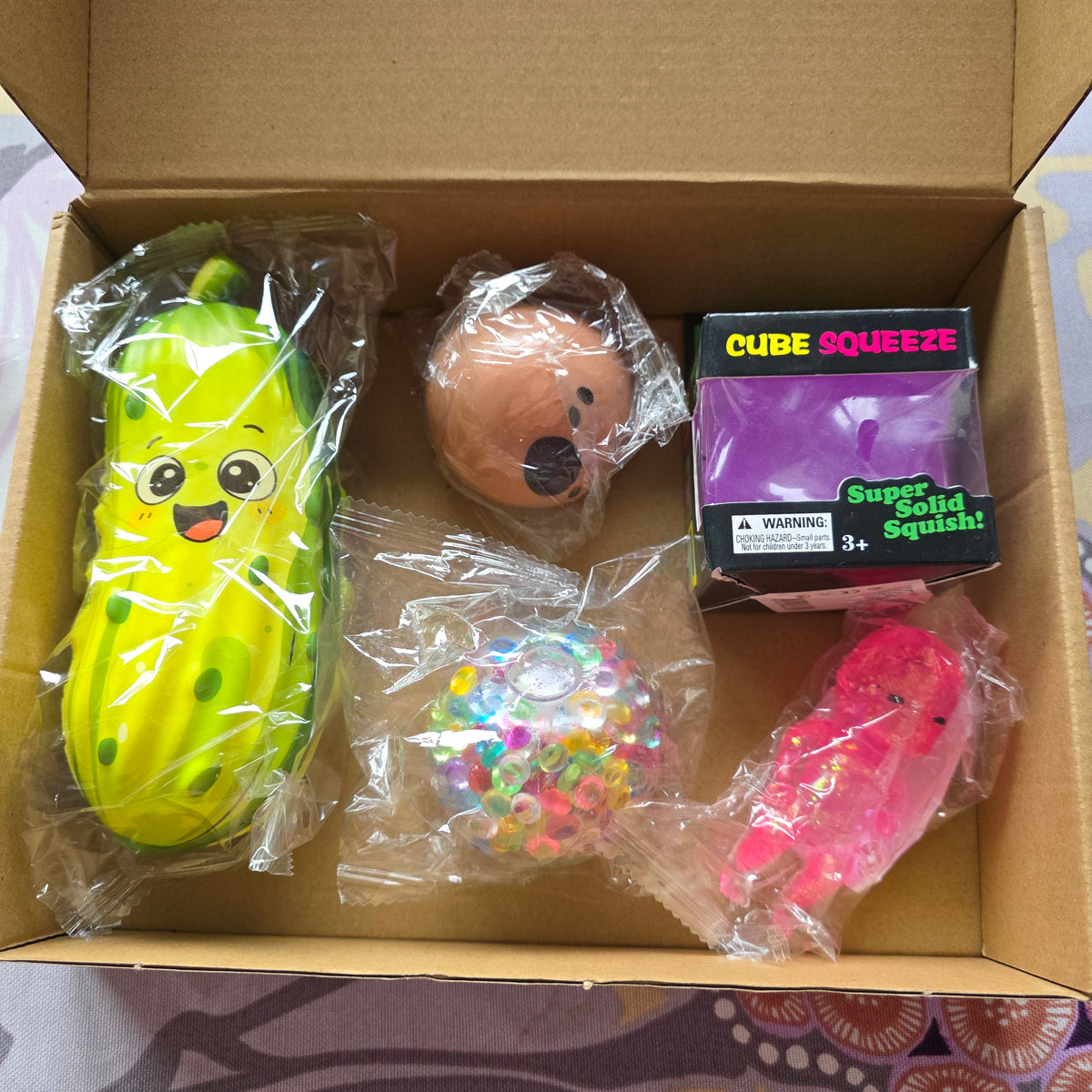 Squishy Mystery Box sisältää 4-5tuotetta
