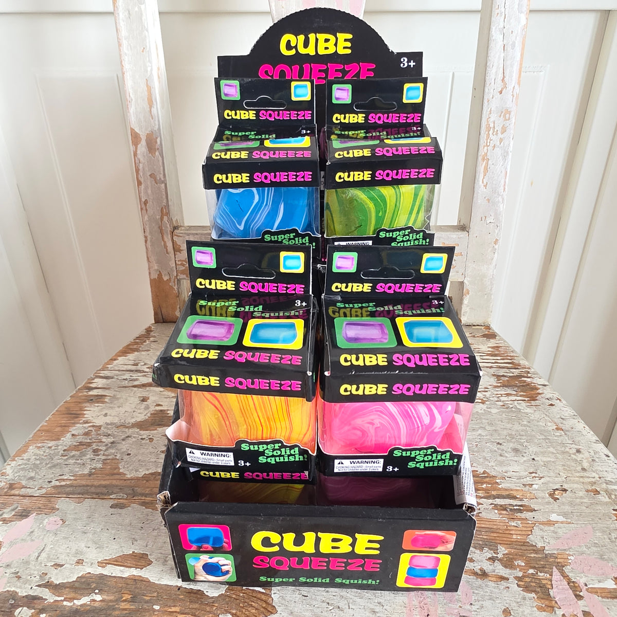 Cube squeeze -batik-
