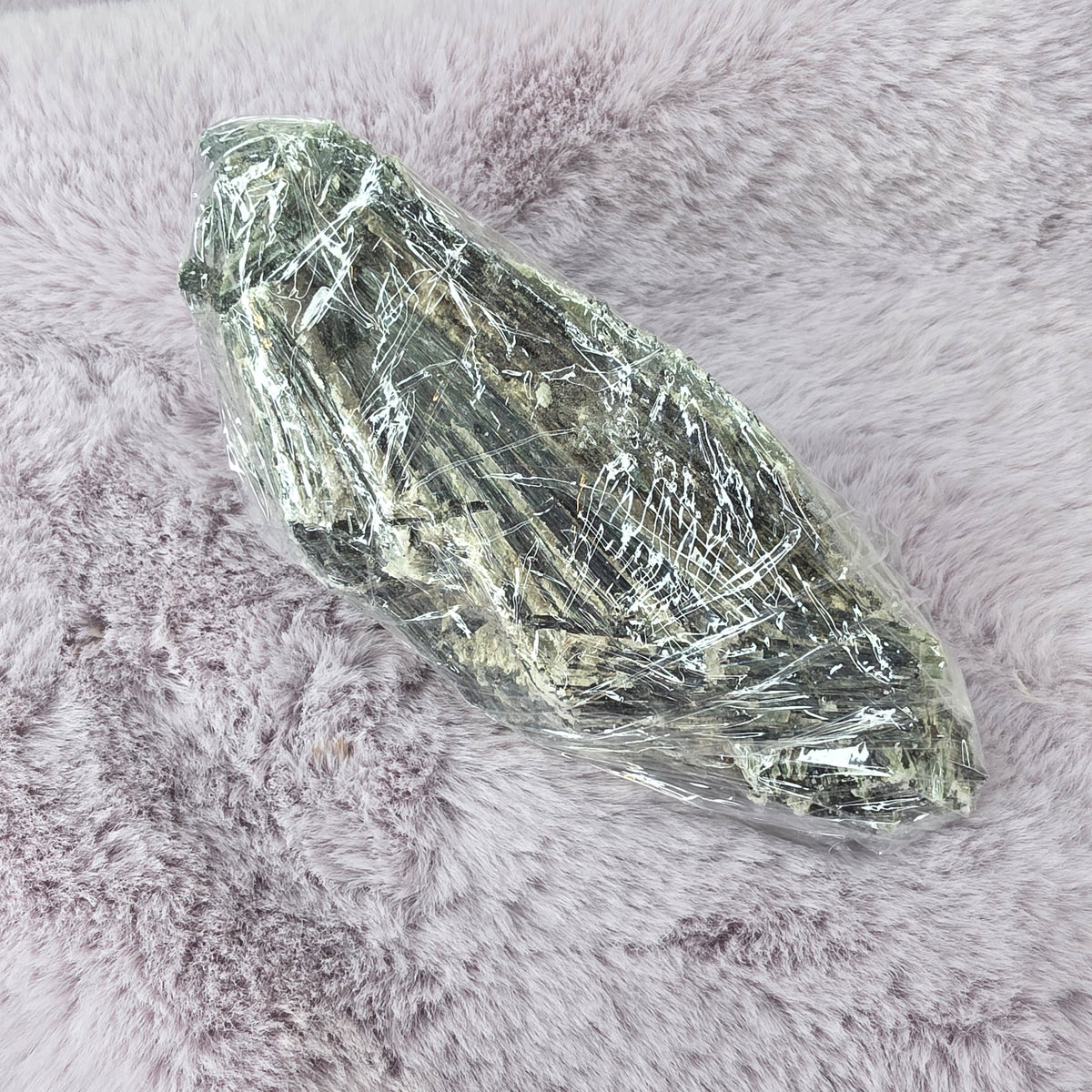 Aktinoliitti specimen nro.2