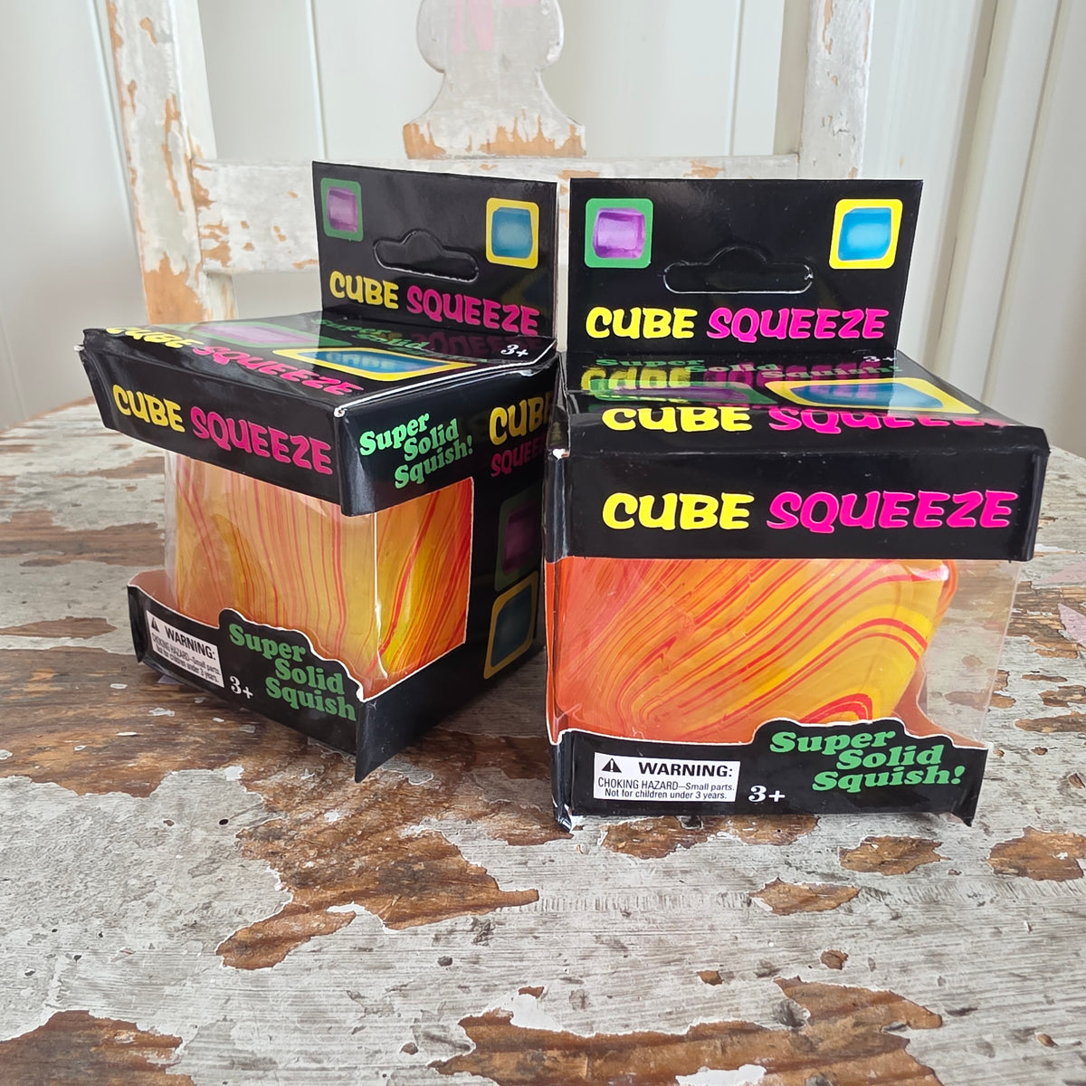 Cube squeeze -batik-