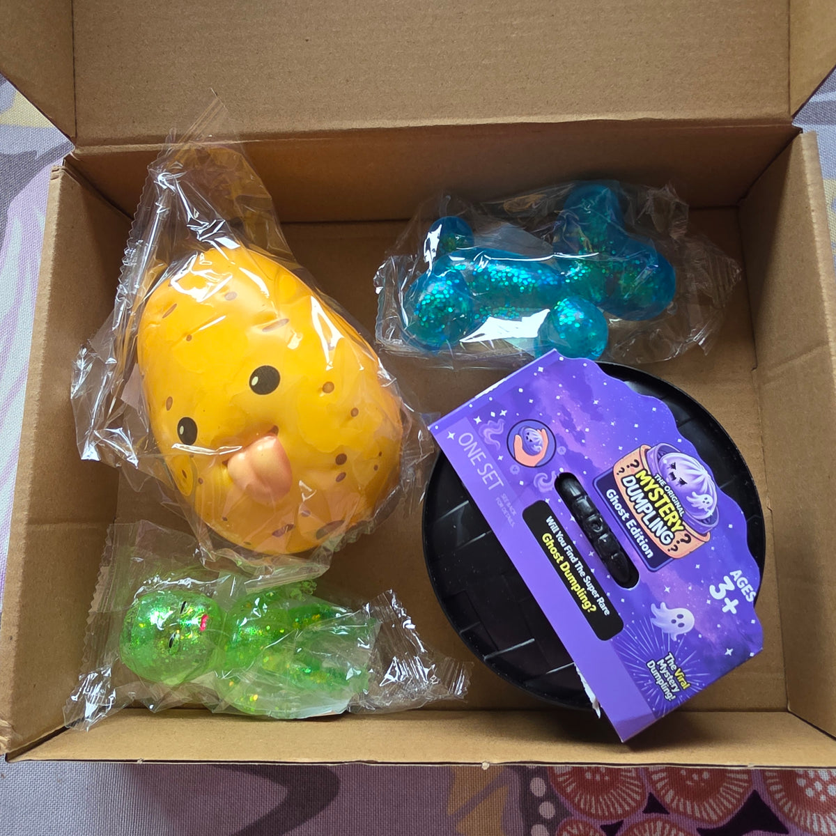 Squishy Mystery Box sisältää 4-5tuotetta